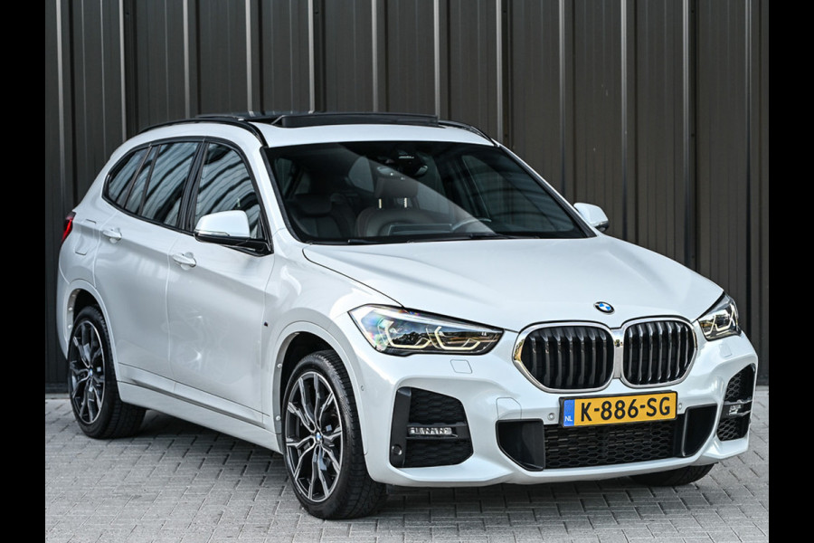 BMW X1 xDrive25i HIGH EXECUTIVE | HEAD-UP | COMFORT ACCESS | LEDER | CAMERA | ACTIVE CRUISE | AMBIANCE INTERIEUR | MEMORY SEATS | HARMA