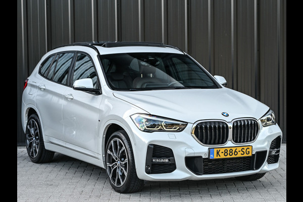 BMW X1 xDrive25i HIGH EXECUTIVE | HEAD-UP | COMFORT ACCESS | LEDER | CAMERA | ACTIVE CRUISE | AMBIANCE INTERIEUR | MEMORY SEATS | HARMA