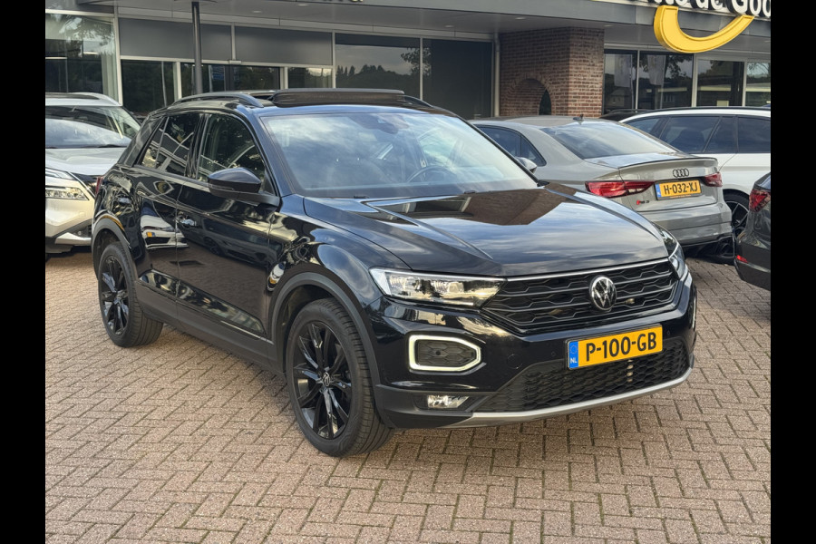 Volkswagen T-Roc 1.5 TSI Sport / Panoramadak / Camera / Virtual Cockpit / Keyless / 19'' / Apple CarPlay / DAB / ACC / Getint glas / Stoelverwarming