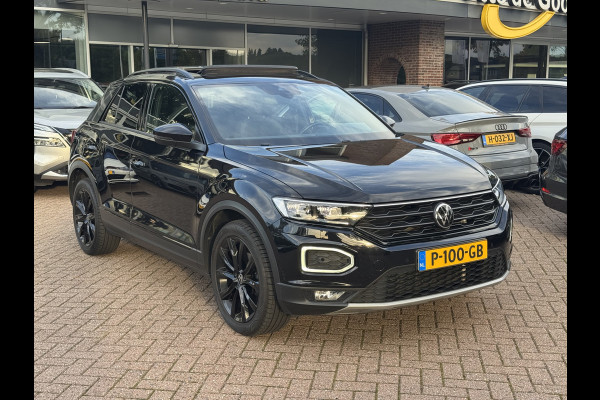 Volkswagen T-Roc 1.5 TSI Sport / Panoramadak / Camera / Virtual Cockpit / Keyless / 19'' / Apple CarPlay / DAB / ACC / Getint glas / Stoelverwarming