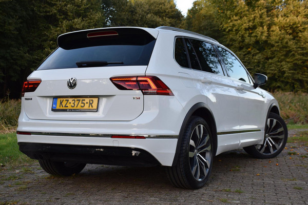 Volkswagen Tiguan 1.4 TSI ACT Highline R-Line*Pano*Virtual*Trekhaak*Leder*VOLL*