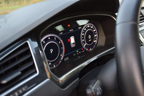 Volkswagen Tiguan 1.4 TSI ACT Highline R-Line*Pano*Virtual*Trekhaak*Leder*VOLL*