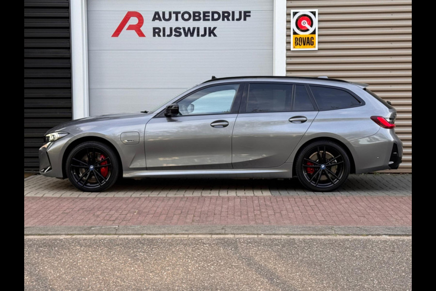 BMW 3 Serie Touring 330e Pano/Camera/Sfeer/Leer