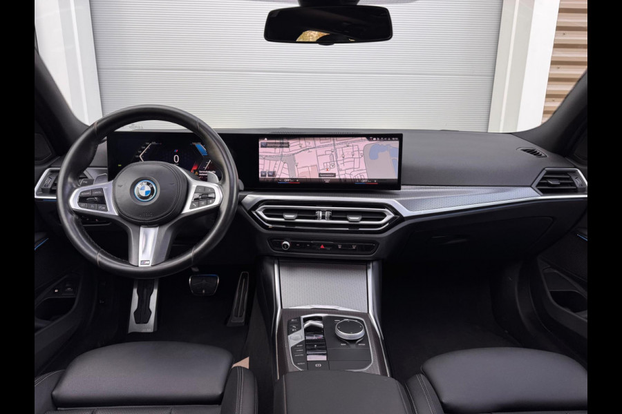 BMW 3 Serie Touring 330e Pano/Camera/Sfeer/Leer