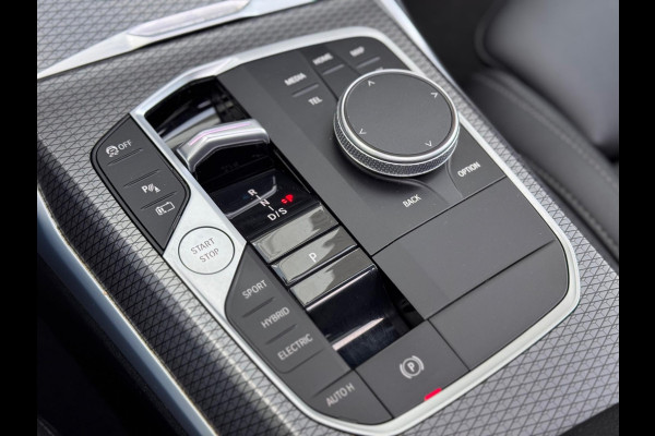 BMW 3 Serie Touring 330e Pano/Camera/Sfeer/Leer