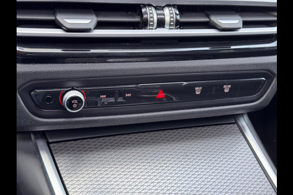 BMW 3 Serie Touring 330e Pano/Camera/Sfeer/Leer