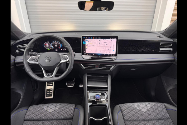 Volkswagen Tiguan 1.5 eTSI R-Line Edition Pano/Sfeer/Massage/Acc
