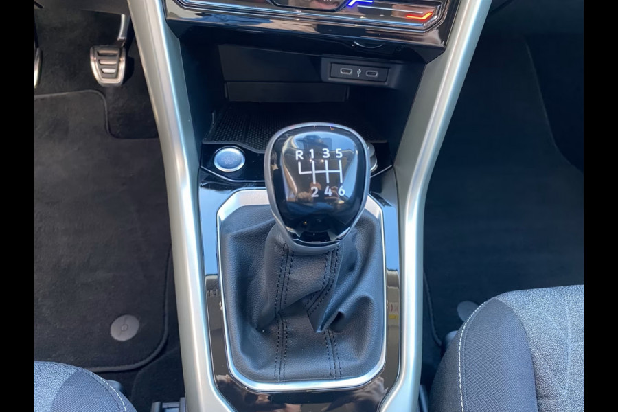Volkswagen T-Roc 1.5 TSI ** LED, VIRTUAL, CLIMA, KEYLESS, ALARM, PRIVACY, 17-inch LMV ** 1e EIG - VW GAR t/m 12-2028 ** ** INFORMEER OOK NAAR ONZE AANTREKKELIJKE FINANCIAL-LEASE TARIEVEN **