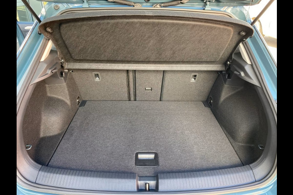 Volkswagen T-Roc 1.5 TSI ** LED, VIRTUAL, CLIMA, KEYLESS, ALARM, PRIVACY, 17-inch LMV ** 1e EIG - VW GAR t/m 12-2028 ** ** INFORMEER OOK NAAR ONZE AANTREKKELIJKE FINANCIAL-LEASE TARIEVEN **