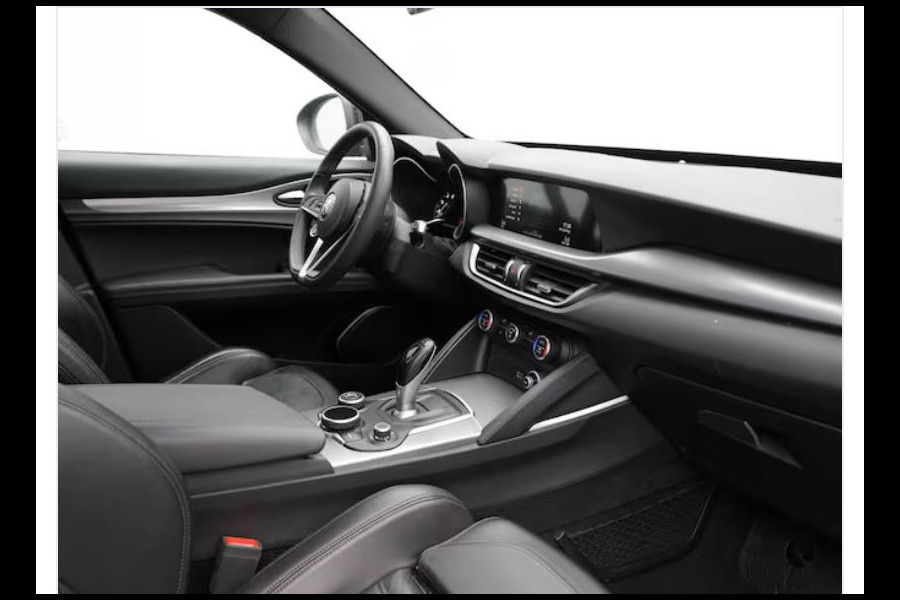 Alfa Romeo Stelvio 2.0 T AWD SPORTSEATS/LANE/CAMER/NAVI/KEYLESS