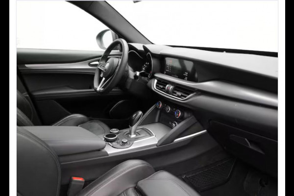 Alfa Romeo Stelvio 2.0 T AWD SPORTSEATS/LANE/CAMER/NAVI/KEYLESS