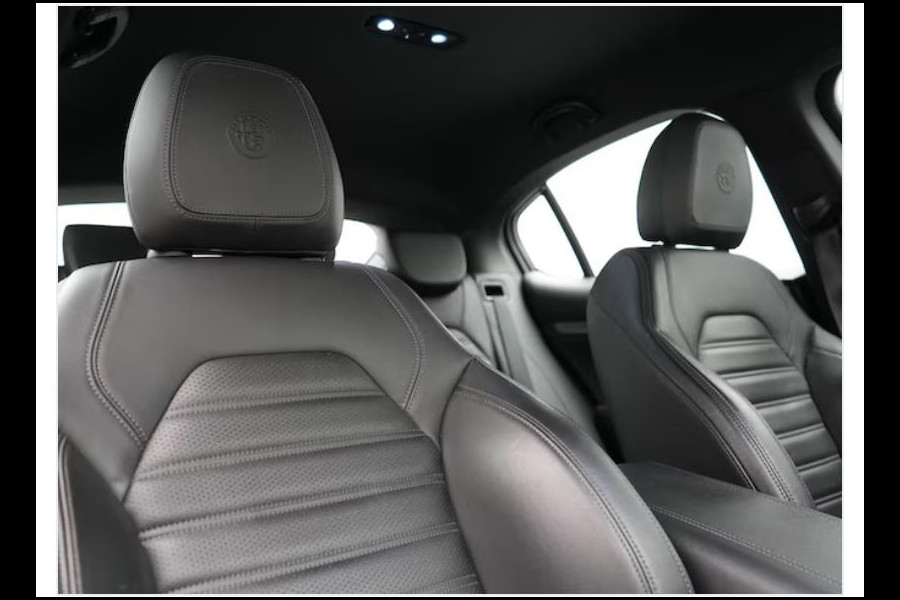 Alfa Romeo Stelvio 2.0 T AWD SPORTSEATS/LANE/CAMER/NAVI/KEYLESS