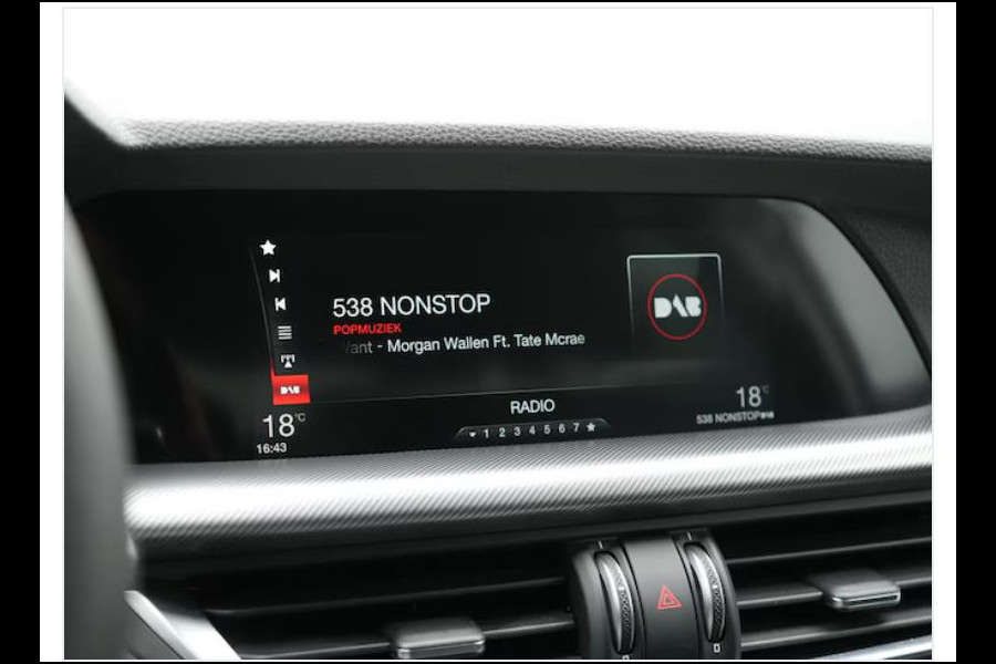 Alfa Romeo Stelvio 2.0 T AWD SPORTSEATS/LANE/CAMER/NAVI/KEYLESS