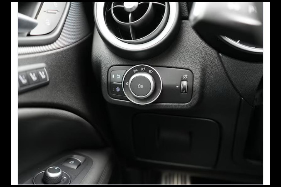 Alfa Romeo Stelvio 2.0 T AWD SPORTSEATS/LANE/CAMER/NAVI/KEYLESS