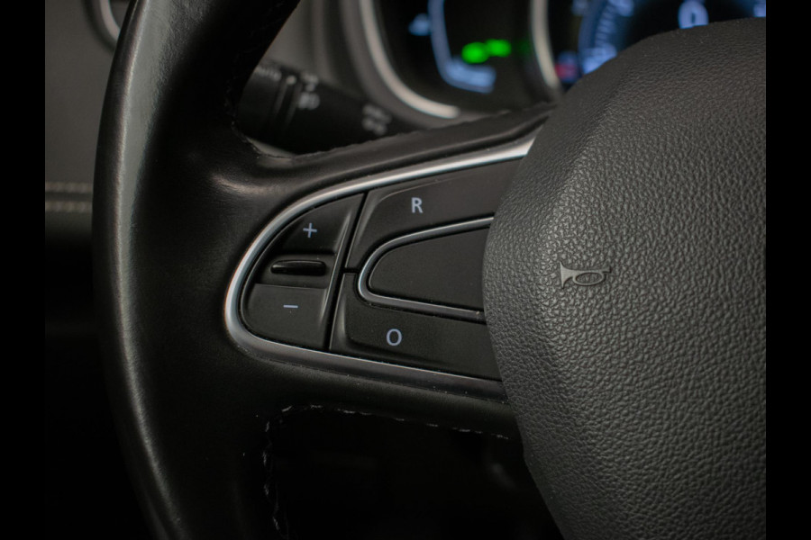 Renault Scénic 1.2 TCe Bose Sport (CARPLAY,NAVI,LED,SPORTSTOELEN,CAMERA,LEDER,TREKHAAK,PDC,CRUISE,CLIMATE,NETTESTAAT)