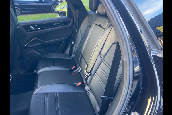 Porsche Cayenne 3.0 HYBRID SPORT-DESIGN/PANO/MATRIX/22INCH
