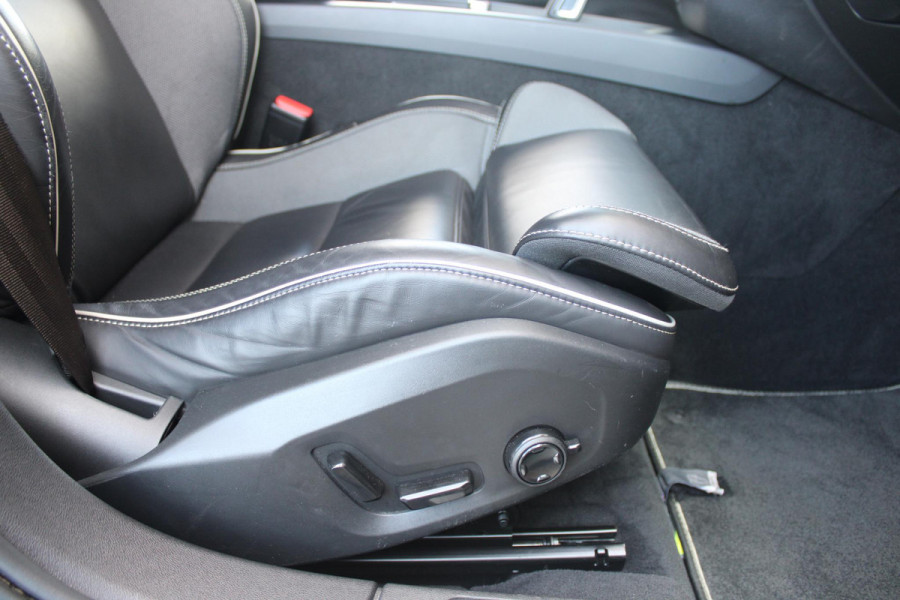 Volvo V60 2.0 B3 R-DESIGN 177PK MILD HYBRID GEARTRONIC 8 | PANORAMISCH SCHUIF/KANTELDAK | PREMIUM AUDIO BY HARMAN KARDON | 19" 5-TRIPPLE SPAAKS BLACK/DIAMAND CUT LICHTMETALEN VELGEN | BLINDSPOT INFOMATION SYSTEM (BLIS) | VERWARMDE VOORRUIT |VERWARMDE AQUABLADE RUITENWISSERBLADEN | PILOT ASSIST | APPLE CARPLAY / ANDROID AUTO | DODEHOEKDETECTIE |  ADAPTIEVE CRUISECONTROL | R-DESIGN BEKLEDING MET NAPPA LEDER I.C.M. OPEN GRID TEXTIEL | ELEKTRISCH VERSTELBARE CONTOUR STOELEN (SPORTSTOELEN) MET GEHEUGEN OP BEIDE VOORSTOELEN |VERWARMDE VOORSTOELEN EN ACHTERBANK | VERWARMD STUURWIEL | P