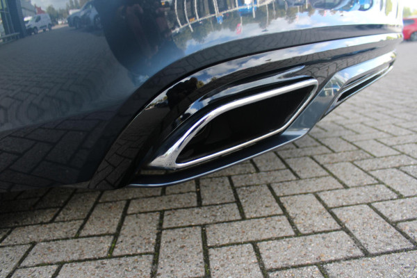 Volvo V60 2.0 B3 R-DESIGN 177PK MILD HYBRID GEARTRONIC 8 | PANORAMISCH SCHUIF/KANTELDAK | PREMIUM AUDIO BY HARMAN KARDON | 19" 5-TRIPPLE SPAAKS BLACK/DIAMAND CUT LICHTMETALEN VELGEN | BLINDSPOT INFOMATION SYSTEM (BLIS) | VERWARMDE VOORRUIT |VERWARMDE AQUABLADE RUITENWISSERBLADEN | PILOT ASSIST | APPLE CARPLAY / ANDROID AUTO | DODEHOEKDETECTIE |  ADAPTIEVE CRUISECONTROL | R-DESIGN BEKLEDING MET NAPPA LEDER I.C.M. OPEN GRID TEXTIEL | ELEKTRISCH VERSTELBARE CONTOUR STOELEN (SPORTSTOELEN) MET GEHEUGEN OP BEIDE VOORSTOELEN |VERWARMDE VOORSTOELEN EN ACHTERBANK | VERWARMD STUURWIEL | P