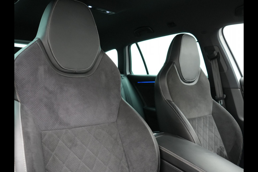 Škoda Superb Combi 1.4 TSI iV Sportline Business Plug In Hybrid 218pk Dealer O.H PHEV | Adaptive Cruise | Alcantara Sportstoelen Memory & Verwarmd | Apple Carplay | Sfeerverlichting | Keyless | Blis | Camera | Virtual | Navigatie | DAB |