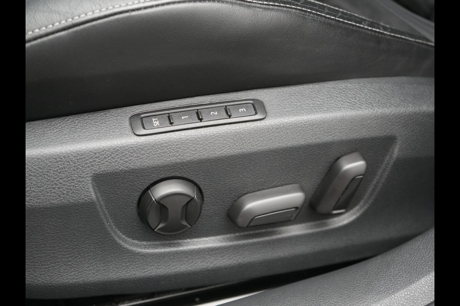 Škoda Superb Combi 1.4 TSI iV Sportline Business Plug In Hybrid 218pk Dealer O.H PHEV | Adaptive Cruise | Alcantara Sportstoelen Memory & Verwarmd | Apple Carplay | Sfeerverlichting | Keyless | Blis | Camera | Virtual | Navigatie | DAB |