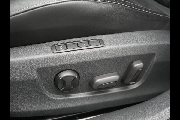 Škoda Superb Combi 1.4 TSI iV Sportline Business Plug In Hybrid 218pk Dealer O.H PHEV | Adaptive Cruise | Alcantara Sportstoelen Memory & Verwarmd | Apple Carplay | Sfeerverlichting | Keyless | Blis | Camera | Virtual | Navigatie | DAB |