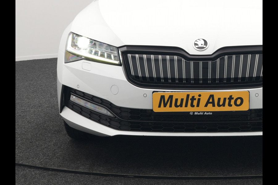 Škoda Superb Combi 1.4 TSI iV Sportline Business Plug In Hybrid 218pk Dealer O.H PHEV | Adaptive Cruise | Alcantara Sportstoelen Memory & Verwarmd | Apple Carplay | Sfeerverlichting | Keyless | Blis | Camera | Virtual | Navigatie | DAB |