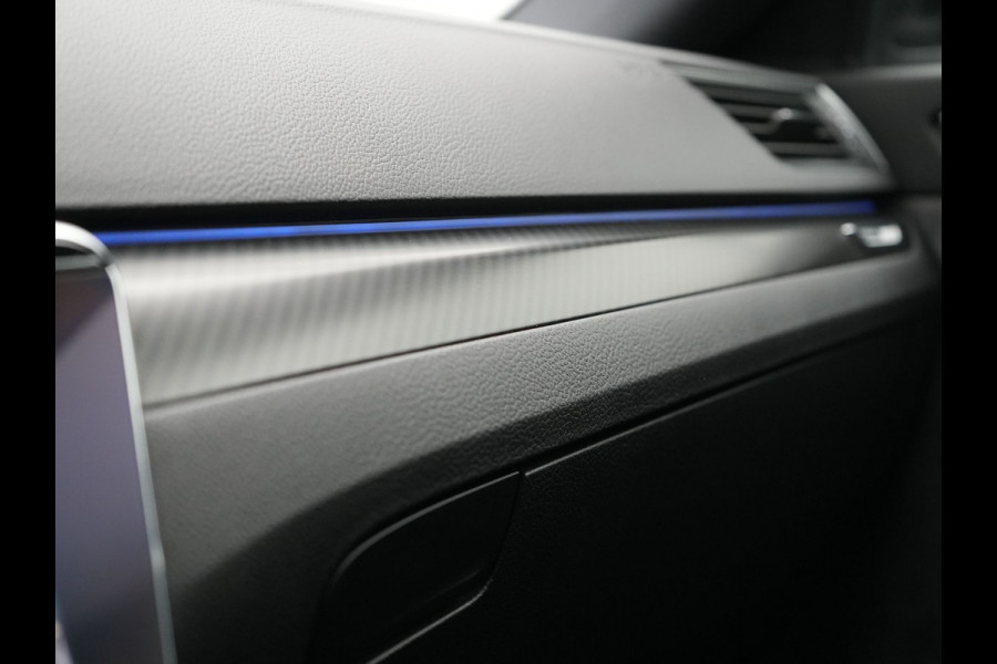 Škoda Superb Combi 1.4 TSI iV Sportline Business Plug In Hybrid 218pk Dealer O.H PHEV | Adaptive Cruise | Alcantara Sportstoelen Memory & Verwarmd | Apple Carplay | Sfeerverlichting | Keyless | Blis | Camera | Virtual | Navigatie | DAB |