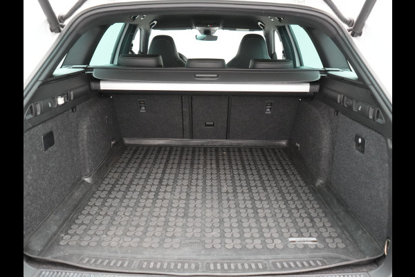 Škoda Superb Combi 1.4 TSI iV Sportline Business Plug In Hybrid 218pk Dealer O.H PHEV | Adaptive Cruise | Alcantara Sportstoelen Memory & Verwarmd | Apple Carplay | Sfeerverlichting | Keyless | Blis | Camera | Virtual | Navigatie | DAB |