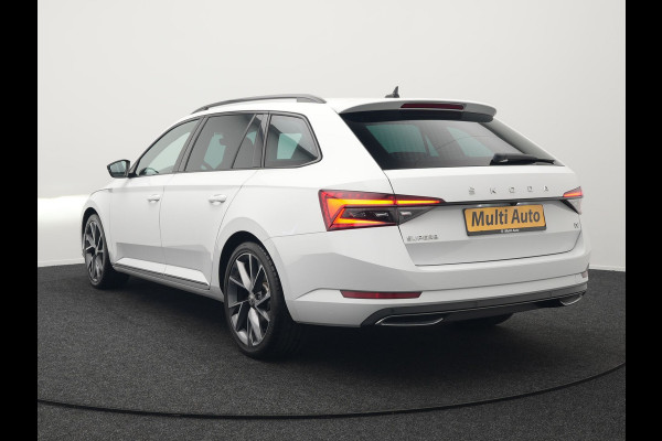 Škoda Superb Combi 1.4 TSI iV Sportline Business Plug In Hybrid 218pk Dealer O.H PHEV | Adaptive Cruise | Alcantara Sportstoelen Memory & Verwarmd | Apple Carplay | Sfeerverlichting | Keyless | Blis | Camera | Virtual | Navigatie | DAB |