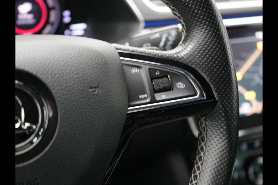 Škoda Superb Combi 1.4 TSI iV Sportline Business Plug In Hybrid 218pk Dealer O.H PHEV | Adaptive Cruise | Alcantara Sportstoelen Memory & Verwarmd | Apple Carplay | Sfeerverlichting | Keyless | Blis | Camera | Virtual | Navigatie | DAB |