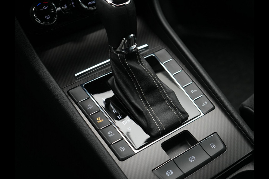 Škoda Superb Combi 1.4 TSI iV Sportline Business Plug In Hybrid 218pk Dealer O.H PHEV | Adaptive Cruise | Alcantara Sportstoelen Memory & Verwarmd | Apple Carplay | Sfeerverlichting | Keyless | Blis | Camera | Virtual | Navigatie | DAB |