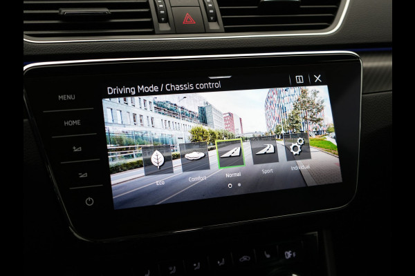 Škoda Superb Combi 1.4 TSI iV Sportline Business Plug In Hybrid 218pk Dealer O.H PHEV | Adaptive Cruise | Alcantara Sportstoelen Memory & Verwarmd | Apple Carplay | Sfeerverlichting | Keyless | Blis | Camera | Virtual | Navigatie | DAB |