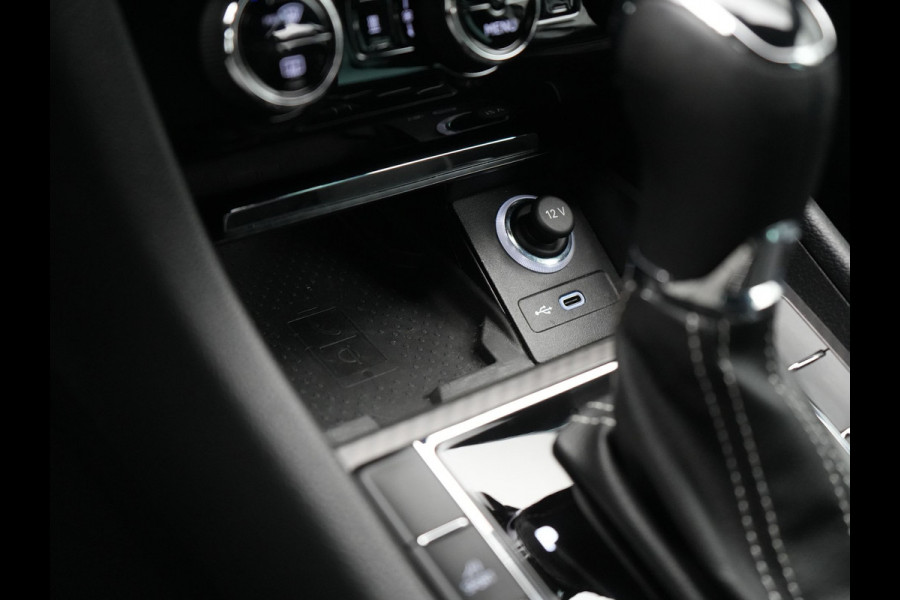 Škoda Superb Combi 1.4 TSI iV Sportline Business Plug In Hybrid 218pk Dealer O.H PHEV | Adaptive Cruise | Alcantara Sportstoelen Memory & Verwarmd | Apple Carplay | Sfeerverlichting | Keyless | Blis | Camera | Virtual | Navigatie | DAB |