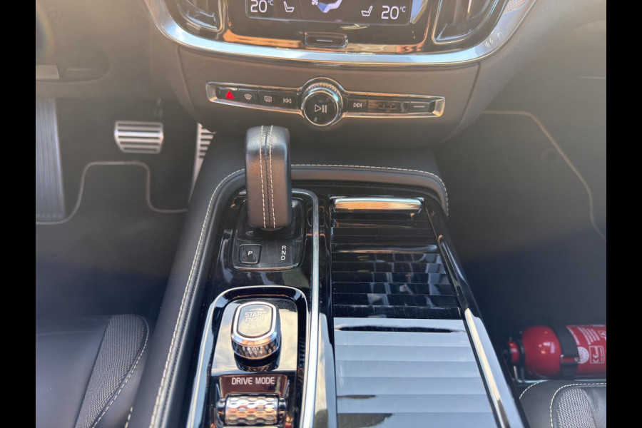 Volvo V60 T6 Recharge 4x4 Geartronic Inscription | PHEV | Lederen stoelen met geheugen | Android / Apple | Camera |