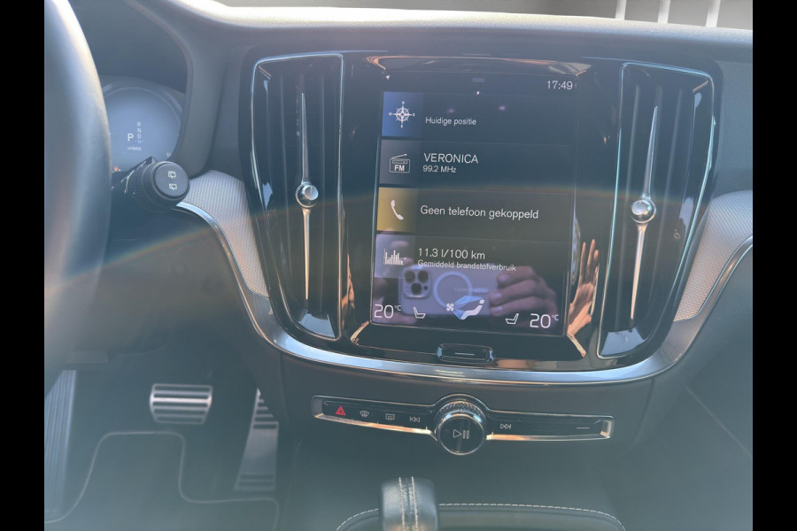 Volvo V60 T6 Recharge 4x4 Geartronic Inscription | PHEV | Lederen stoelen met geheugen | Android / Apple | Camera |
