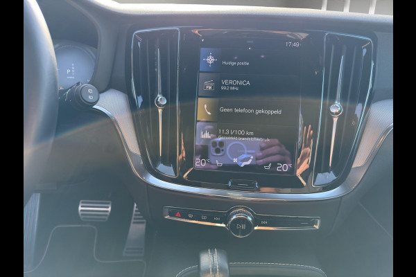 Volvo V60 T6 Recharge 4x4 Geartronic Inscription | PHEV | Lederen stoelen met geheugen | Android / Apple | Camera |