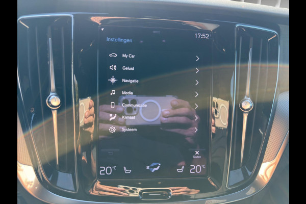 Volvo V60 T6 Recharge 4x4 Geartronic Inscription | PHEV | Lederen stoelen met geheugen | Android / Apple | Camera |