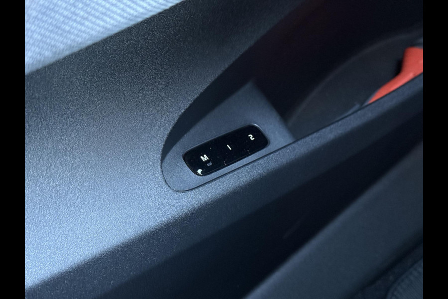 Polestar 2 Aut. Long Range 78kWh | Trekhaak | Navi | Virtual | Camera | PDC |