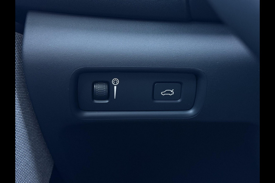 Polestar 2 Aut. Long Range 78kWh | Trekhaak | Navi | Virtual | Camera | PDC |
