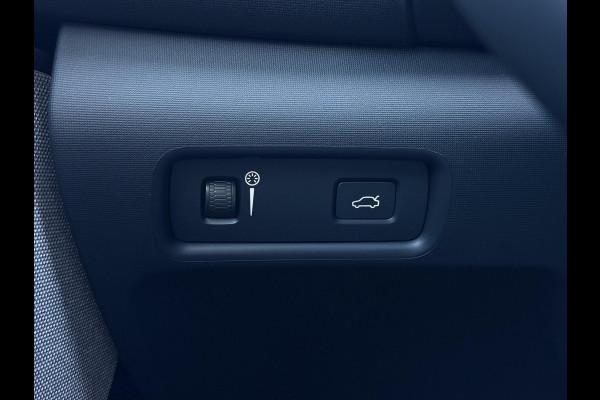 Polestar 2 Aut. Long Range 78kWh | Trekhaak | Navi | Virtual | Camera | PDC |