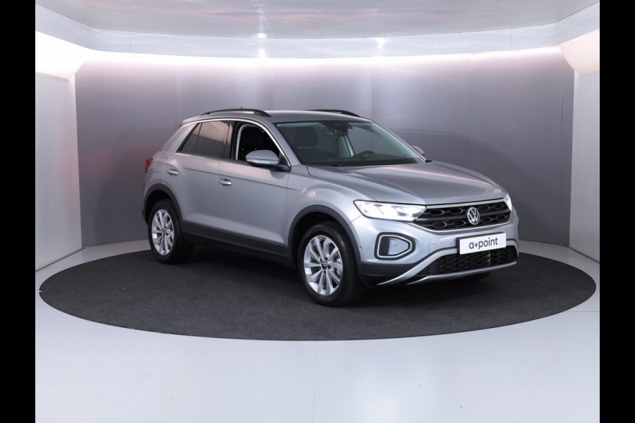 Volkswagen T-Roc 1.5 TSI Life Edition 150 pk Automaat (DSG) | Verlengde garantie | Navigatie via App | Parkeersensoren (Park assist) | Achteruitrijcamera | Adaptieve cruise control |