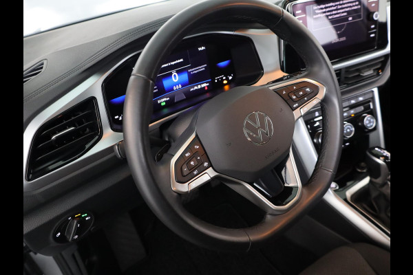 Volkswagen T-Roc 1.5 TSI Life Edition 150 pk Automaat (DSG) | Verlengde garantie | Navigatie via App | Parkeersensoren (Park assist) | Achteruitrijcamera | Adaptieve cruise control |