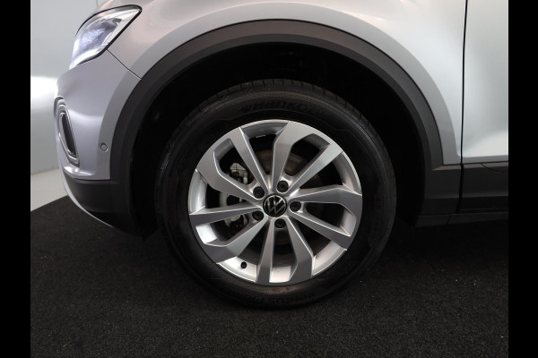 Volkswagen T-Roc 1.5 TSI Life Edition 150 pk Automaat (DSG) | Verlengde garantie | Navigatie via App | Parkeersensoren (Park assist) | Achteruitrijcamera | Adaptieve cruise control |