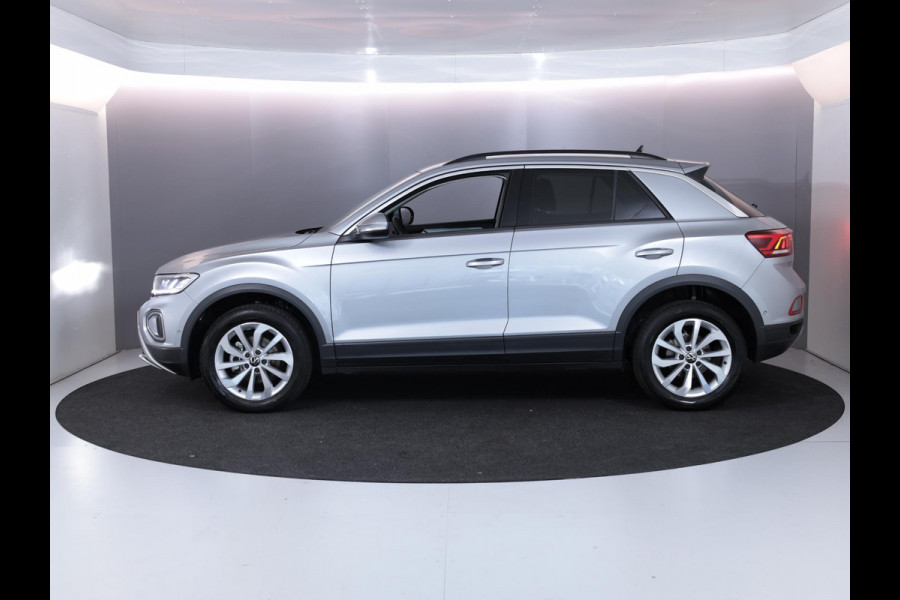Volkswagen T-Roc 1.5 TSI Life Edition 150 pk Automaat (DSG) | Verlengde garantie | Navigatie via App | Parkeersensoren (Park assist) | Achteruitrijcamera | Adaptieve cruise control |