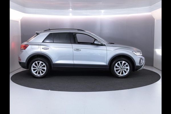 Volkswagen T-Roc 1.5 TSI Life Edition 150 pk Automaat (DSG) | Verlengde garantie | Navigatie via App | Parkeersensoren (Park assist) | Achteruitrijcamera | Adaptieve cruise control |