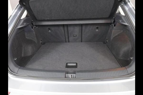 Volkswagen T-Roc 1.5 TSI Life Edition 150 pk Automaat (DSG) | Verlengde garantie | Navigatie via App | Parkeersensoren (Park assist) | Achteruitrijcamera | Adaptieve cruise control |