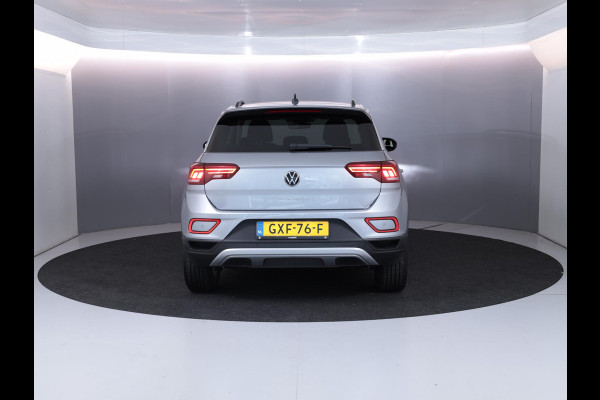 Volkswagen T-Roc 1.5 TSI Life Edition 150 pk Automaat (DSG) | Verlengde garantie | Navigatie via App | Parkeersensoren (Park assist) | Achteruitrijcamera | Adaptieve cruise control |