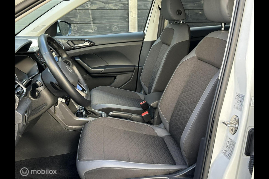 Volkswagen T-Cross 1.5 TSI Style 150 PK AUTOMAAT / FM Nav / keyless / Clima / 45.179 KM!! 1e eig.