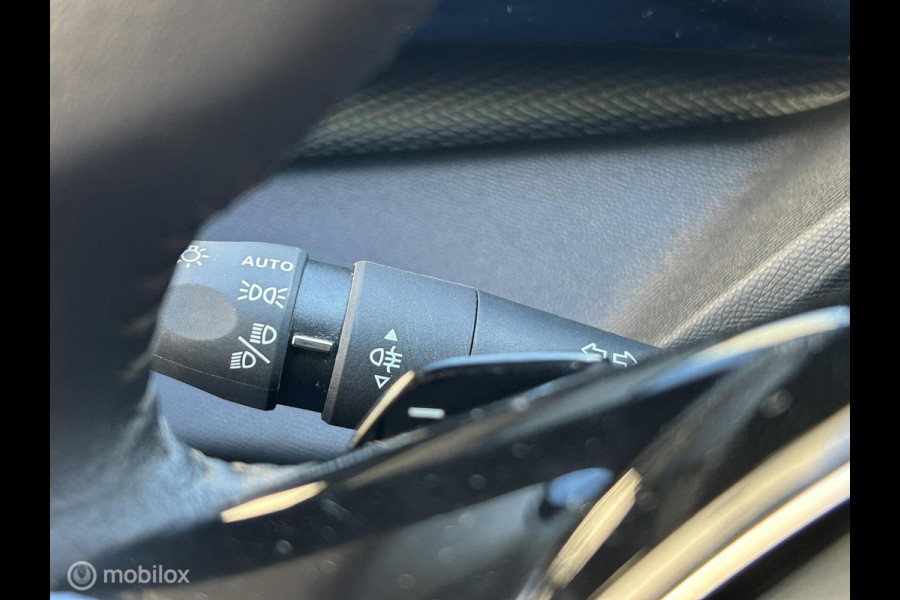 Peugeot 308 1.2 131 PK AUTOMAAT Pack Business Clima / FM nav / Carplay / LED / 41.882 KM!! Peugeot 308 1.2 131 PK AUTOMAAT Pack Business Clima / FM nav / Carplay / LED / 41.882 KM!!