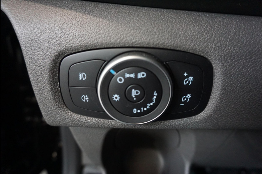 Ford Transit Custom 300 L2H1 Trend Dubbele Cabine Automaat Airco Navigatie Cruise control Camera Parkeersensoren Ford Transit Custom 300 L2H1 Trend Dubbele Cabine Automaat Airco Navigatie Cruise control Camera Parkeersensoren